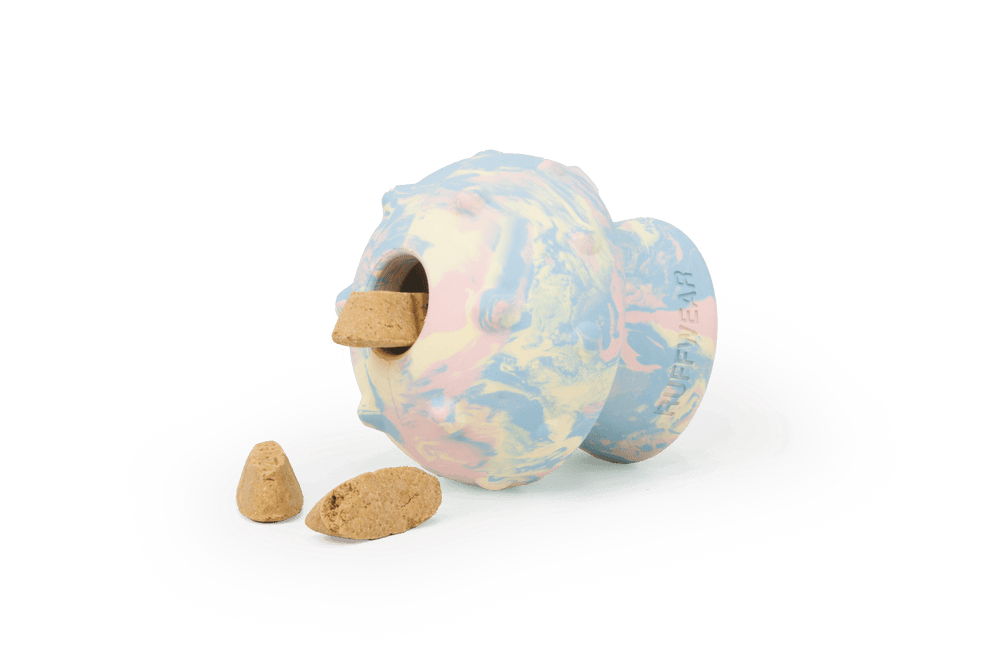 Buntes Toadstool™ Hundespielzeug mit Kegel-Form und zentraler Halterung für interaktiven Spielspaß.