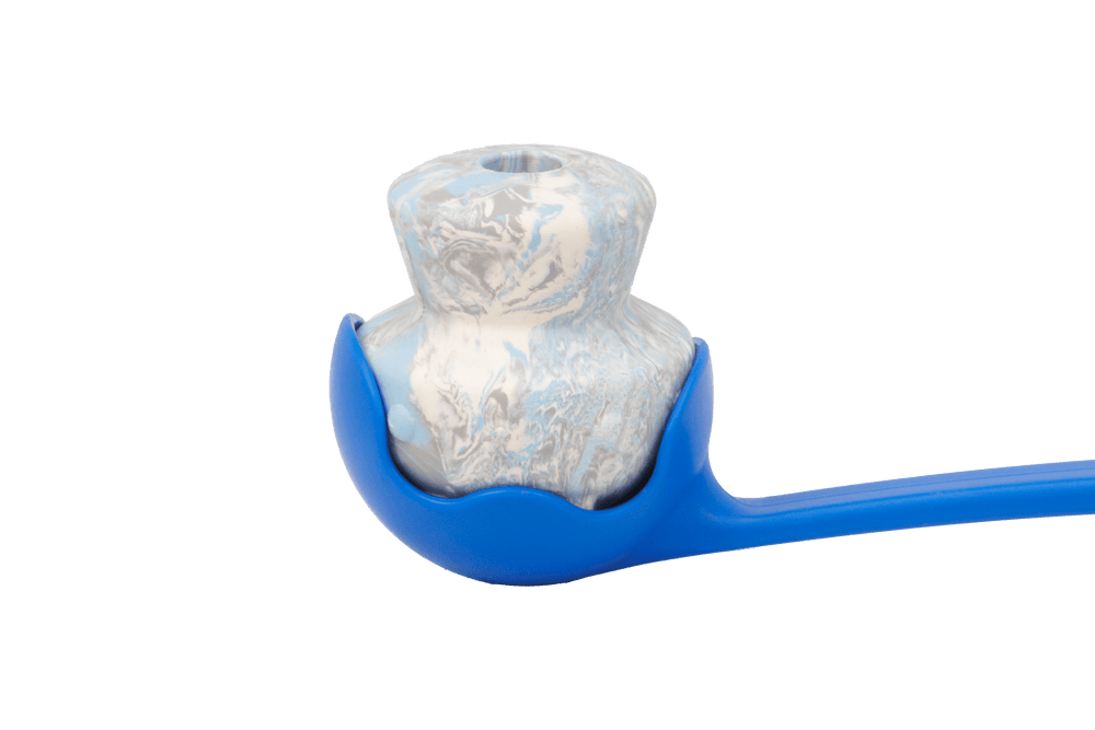 Toadstool™ Hundespielzeug in Blau mit mehrfarbigem, marmoriertem Ball im inneren Löffel-Design. Ideal für Spiel und Spaß!