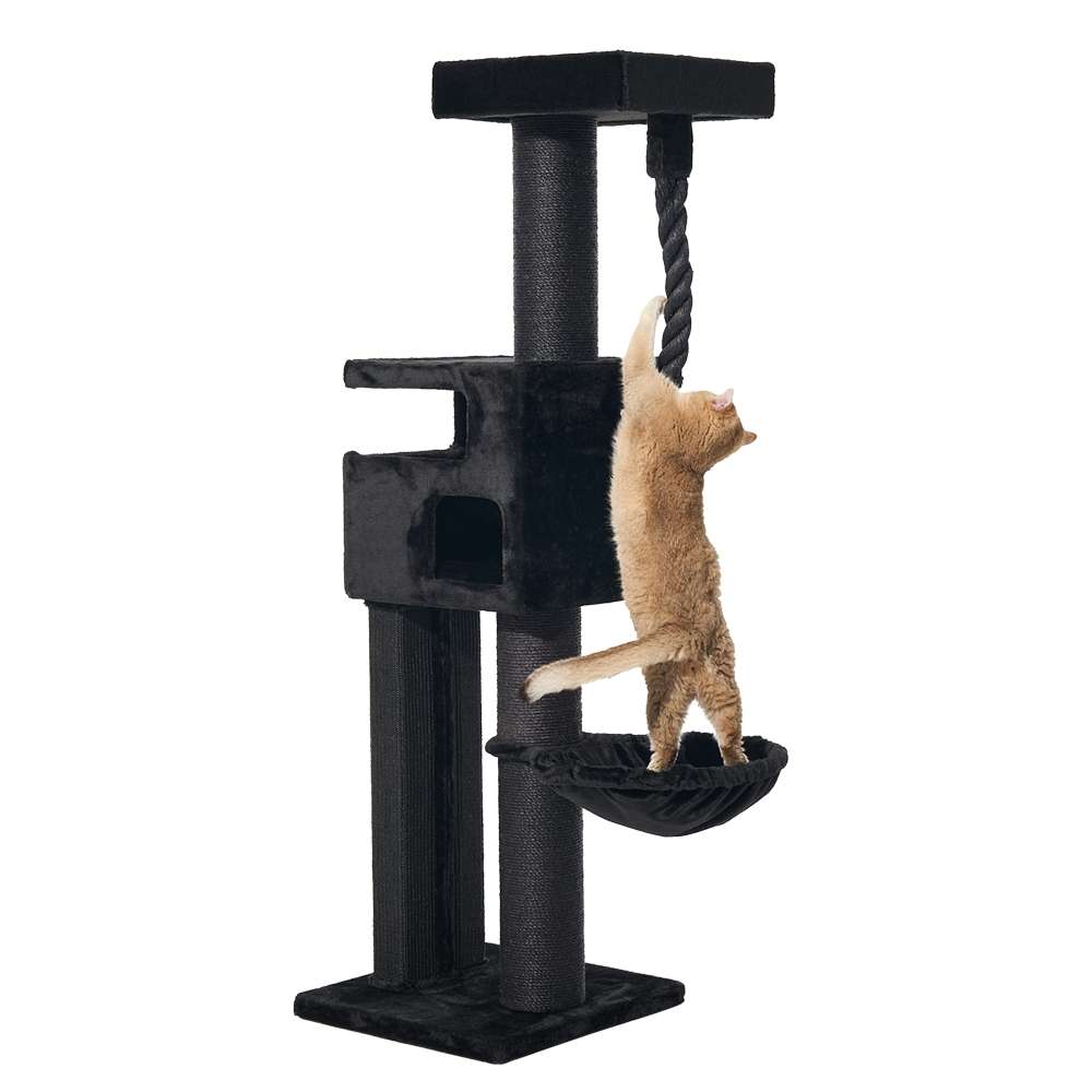 Kratzbaum "YOAN" aus dunklem Material mit mehreren Ebenen, Hängematte und Kratzsäule, Katze spielt mit Seil.