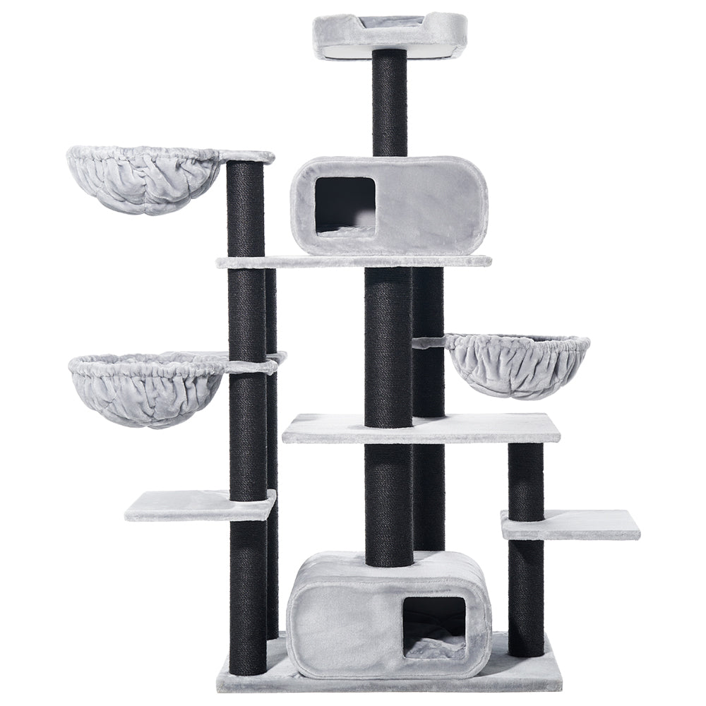 Großer, mehrstöckiger Kratzbaum TODOR in hellgrau mit Plattformen, Höhlen und schwarzen Stämmen für Katzen.