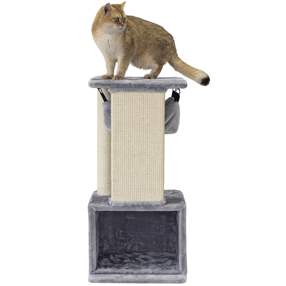 "Katzenkratzbaum IDRIS mit stabiler Struktur, mehreren Ebenen und einer Katze auf der obersten Plattform."