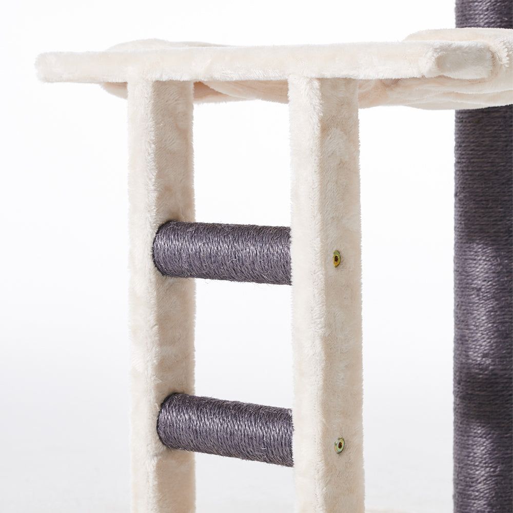 Kratzbaum NEGULO mit samtiger Oberfläche und stabilen Kratzsäulen in dunklem Material für Katzen zum Spielen und Entspannen.