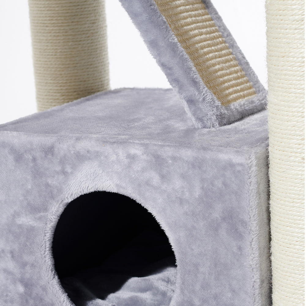 Katzenbaum ORDU in heller Grau-Optik mit Kunstpelz, runder Höhle und Sisal für Kratzspaß.