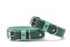 Halsband Honolulu: Zwei grüne Lederhalsbänder mit silbernen Beschlägen und mintgrüner Verzierung für Hunde.