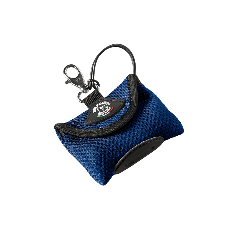 Blaue Netz-Tasche mit Reißverschluss, Schlüsselring und Karabiner, ideal für den einfachen Transport.