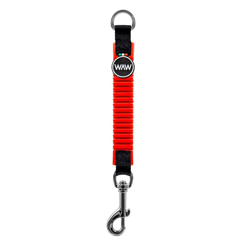 Roter Hundeleinen-Adapter mit rutschfester Oberfläche und Metallkarabiner für sicheren Halt und Komfort.