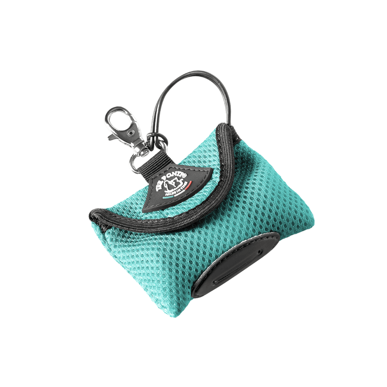 Türkisfarbene Netz-Tasche mit Reißverschluss und Karabinerhaken, ideal für den Easy Clean Dispenser.