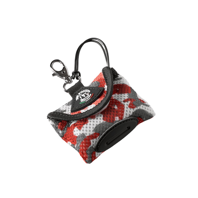 Rote und graue Mesh-Tasche mit Reißverschluss und Karabiner für einfachen Transport und Befestigung.