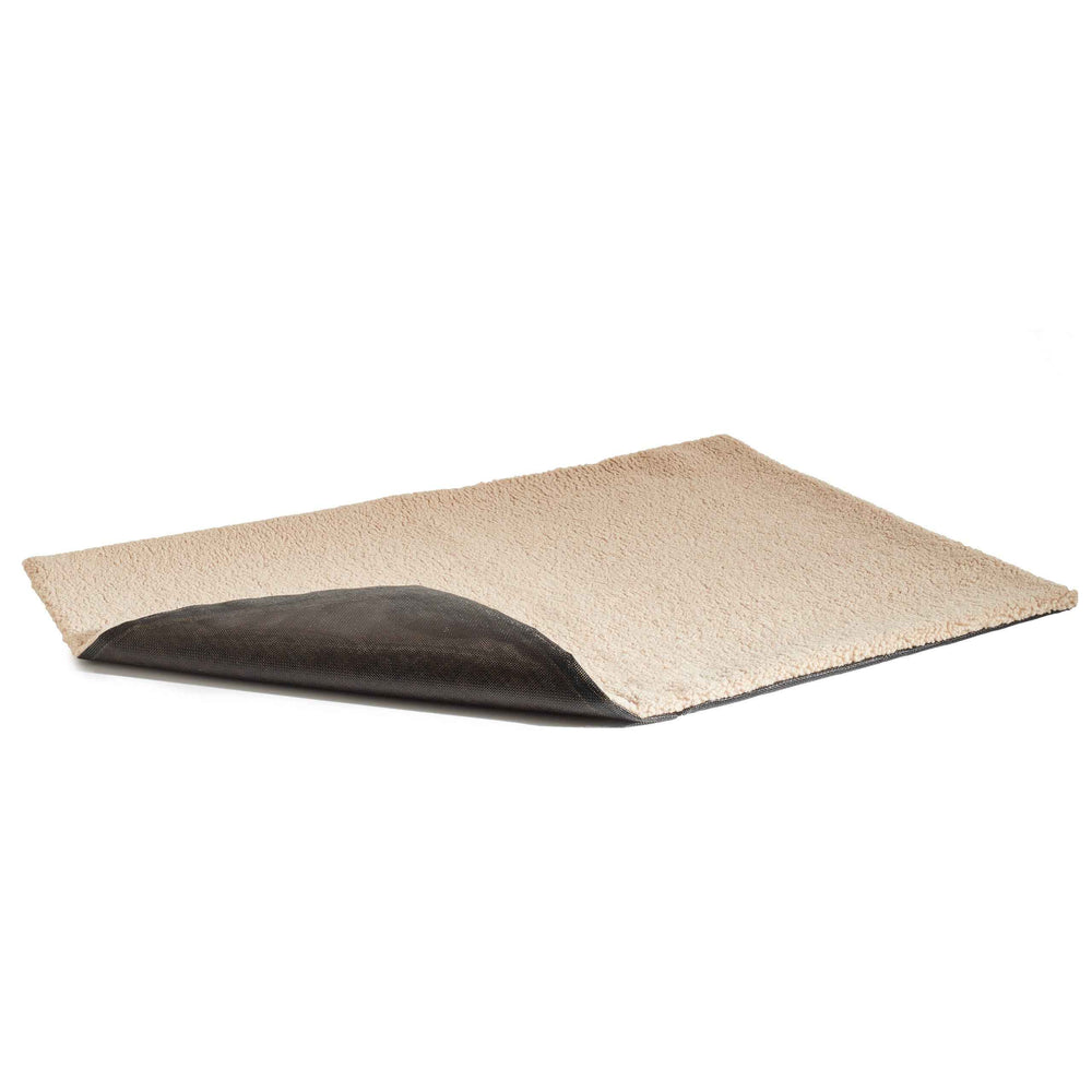 ALT-Text: Flauschige multifunktionale Decke TEDDY in rechteckiger Form mit hellen und dunklen Designs für gemütliche Wohnräume.