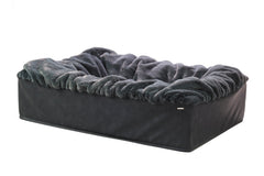 "Rechteckiges Hundebett Buddelbox® mit grauem Innenfutter und schwarzer Außenhülle, ideal für bequemes Ausruhen."