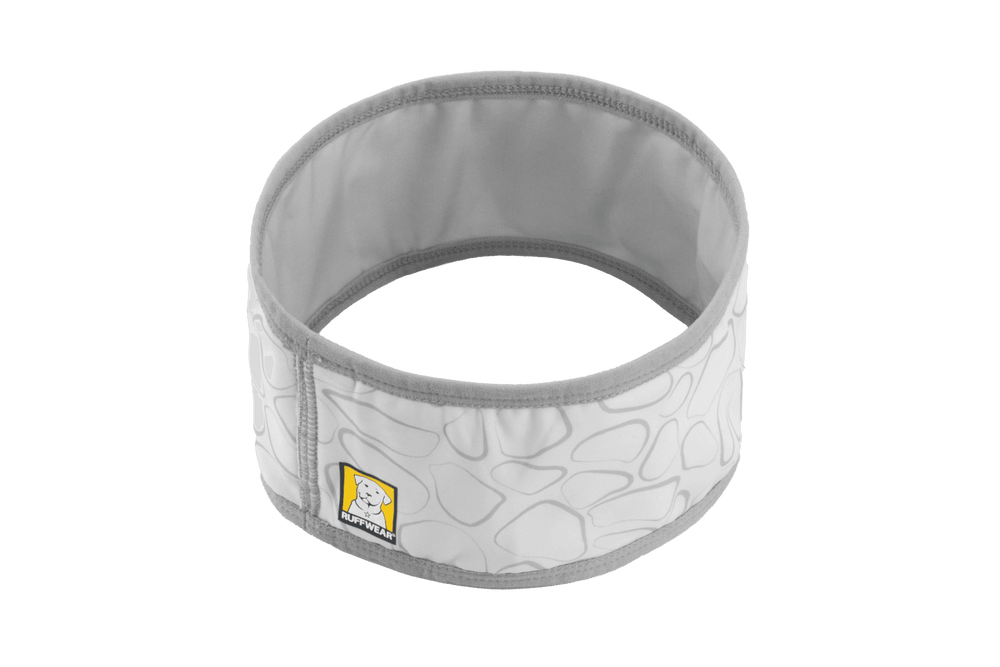 Swamp Cooler™ Kühlendes Halstuch in Grau mit Hundesilhouette, ideal für heiße Tage und sportliche Aktivitäten.
