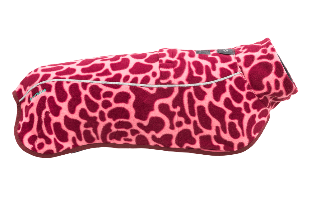 Pinker Fleecehundemantel mit Giraffenmuster, weich und warm, eleganter Schnitt mit Kragen für optimale Wärme.