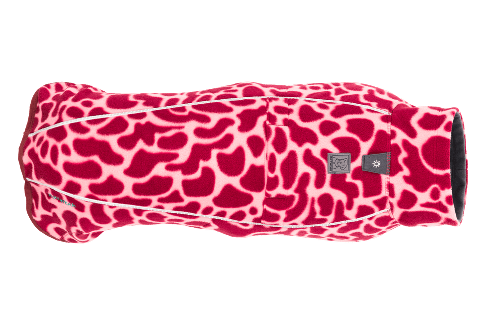 Pinker Hundemantel mit Giraffenmuster und Reißverschluss für bequeme Passform, ideal für kalte Tage.