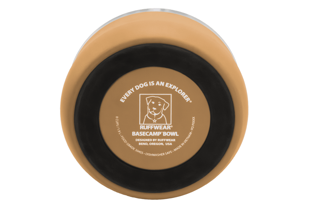 Beige Hundeschüssel von Ruffwear mit schwarzem Boden und dem Schriftzug "EVERY DOG IS AN EXPLORER". Ideal für Abenteuer mit Hunden.