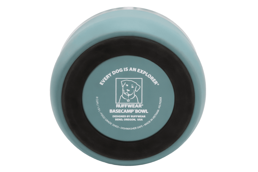 Runde, flache Basecamp™ Hundenapf in blau-grün mit schwarzem Rand, spülmaschinenfest und mit Ruffwear-Logo.