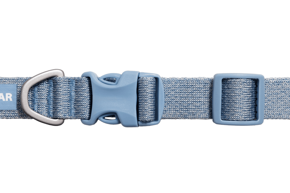 Strapazierfähiges, blaues Hundehalsband Front Range™ Flex mit Kunststoffschnalle und verstellbarem geflochtenem Bandstoff.
