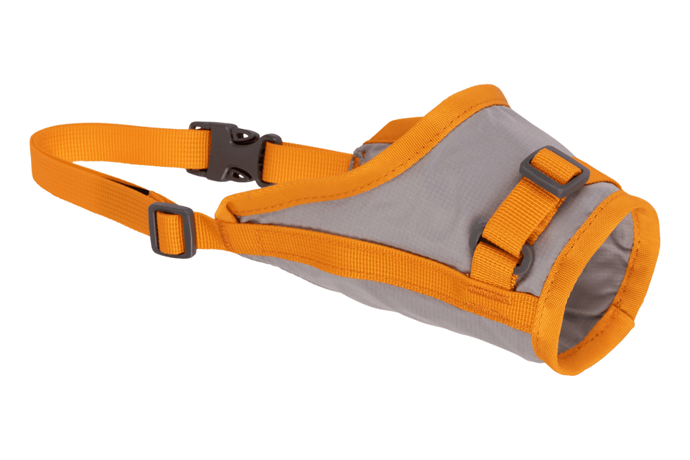 Graues Hundehalsband mit orangen Details, gepolstert und verstellbar für Komfort und sicheren Halt. Ideal für Evakuierungen.