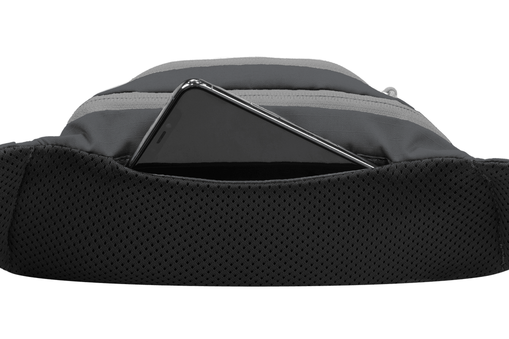 Graue Home Trail™ Hüfttasche mit Smartphone in der Netztasche, ideal für den täglichen Gebrauch und praktische Outdoor-Aktivitäten.