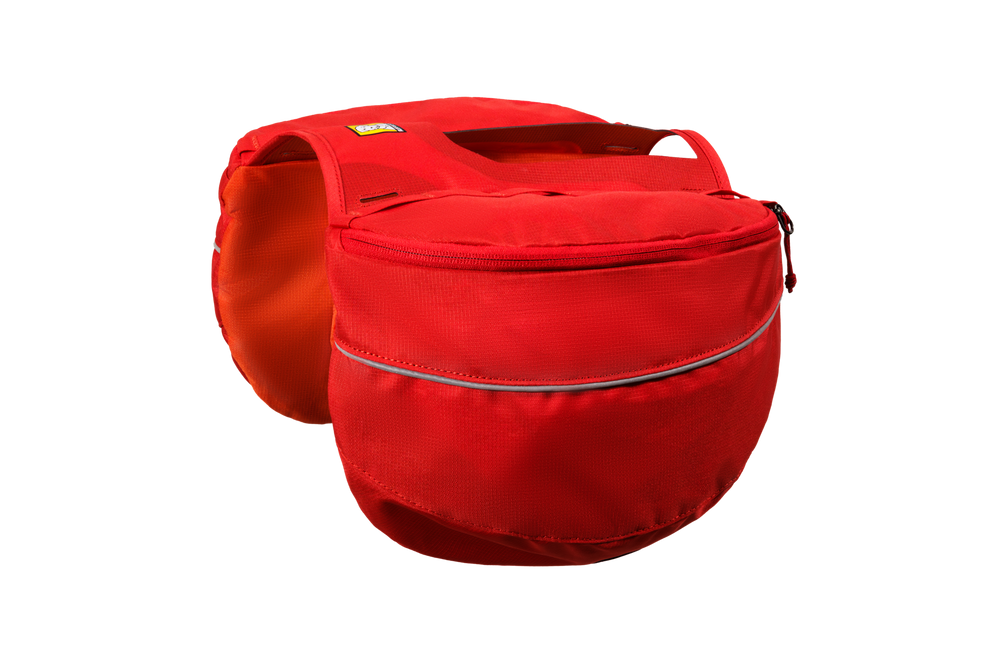 Roter Palisades™ Rucksack mit großem Hauptfach, vorne Reißverschluss und gepolsterten Tragehenkeln.