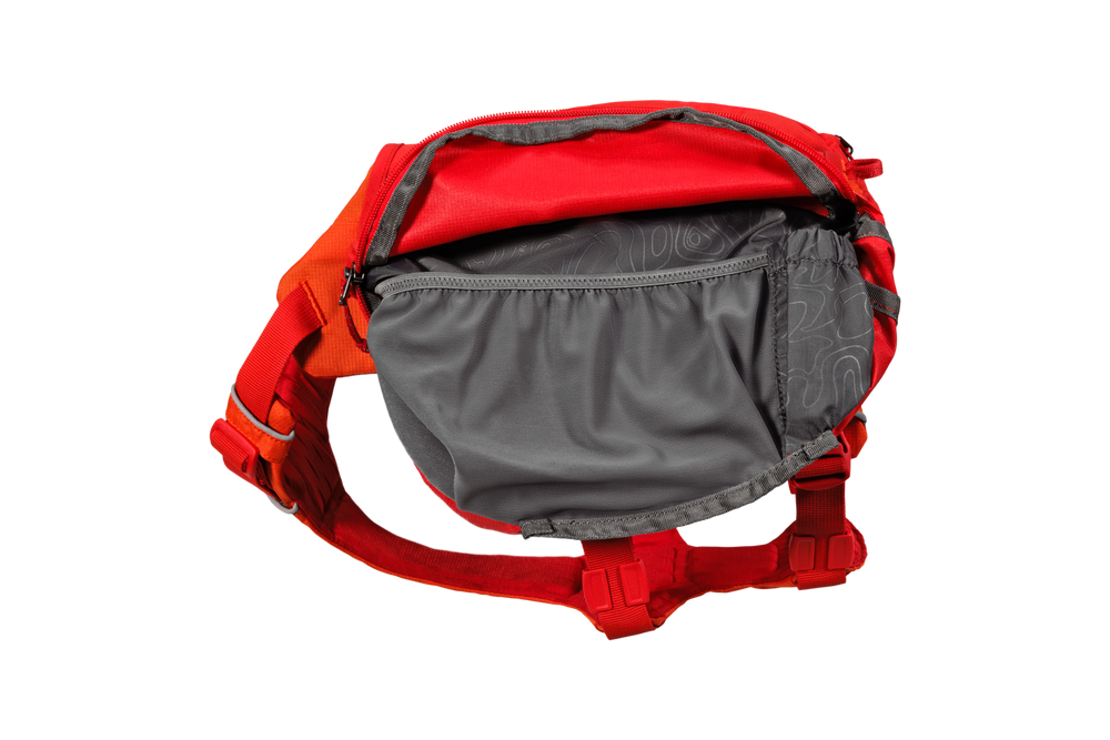 Innenseite des roten Palisades™ Rucksacks mit grauem Innenraum und verstellbarer Trageschlaufe.