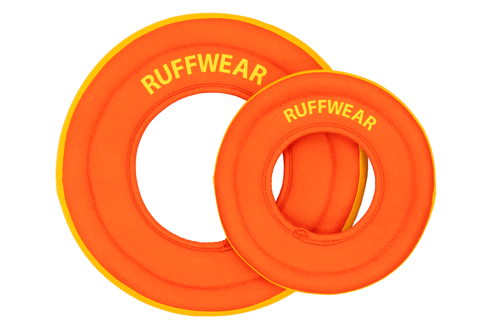 "Hydro Plane™ Frisbee Wurfspielzeug für Hunde in Orange und Gelb, strapazierfähig mit RUFFWEAR-Logo."