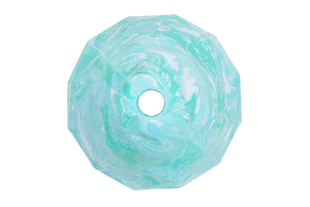 Schlichte, mintgrüne Schale mit marbelierten Mustern und kreisförmigem Loch in der Mitte, ideal für dekorative Zwecke.