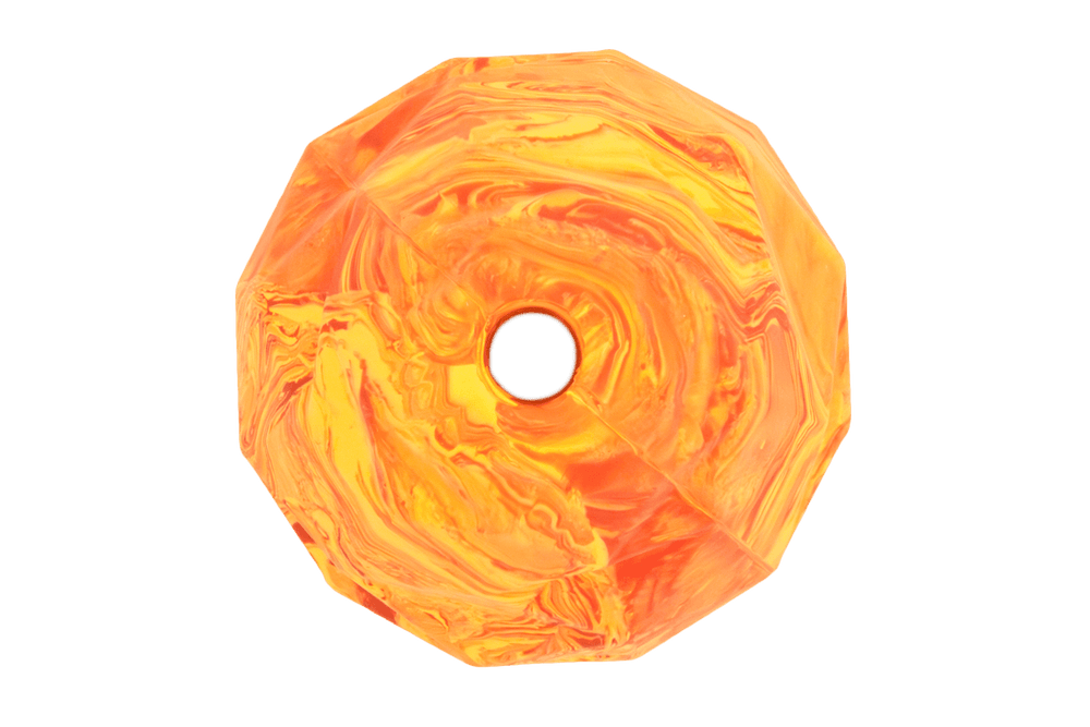 Nag-a-Cone™ in Orange-Gelb mit marbled Musterung, achtseitig mit mittigem Loch, aus glattem Kunststoff.