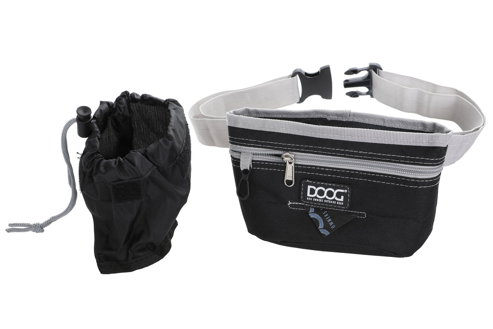 "Schwarze Leckerchen-Taschen: links tragbare, zusammenziehbare Tasche, rechts Hüfttasche mit Reißverschluss und grauem Gurt."