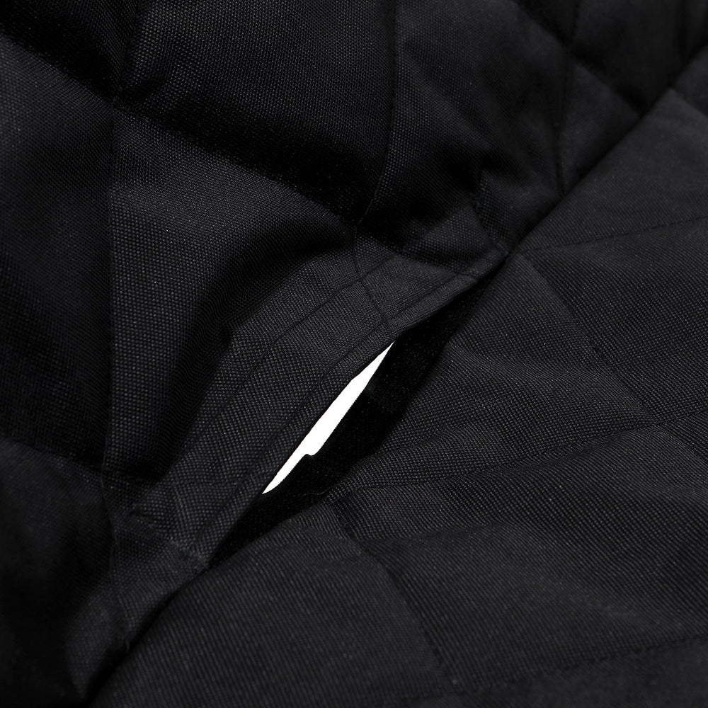 Schwarzes, gepolstertes DOOG Carcover mit sichtbarer Naht und Etikettöffnung für optimalen Fahrzeugschutz.
