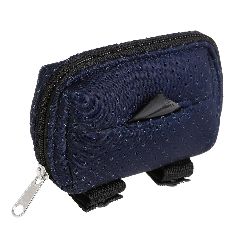 Navyblaue DOOG Kotbeutel-Tasche mit Reißverschluss und vorderem Fach, ideal für Spaziergänge mit Hund.