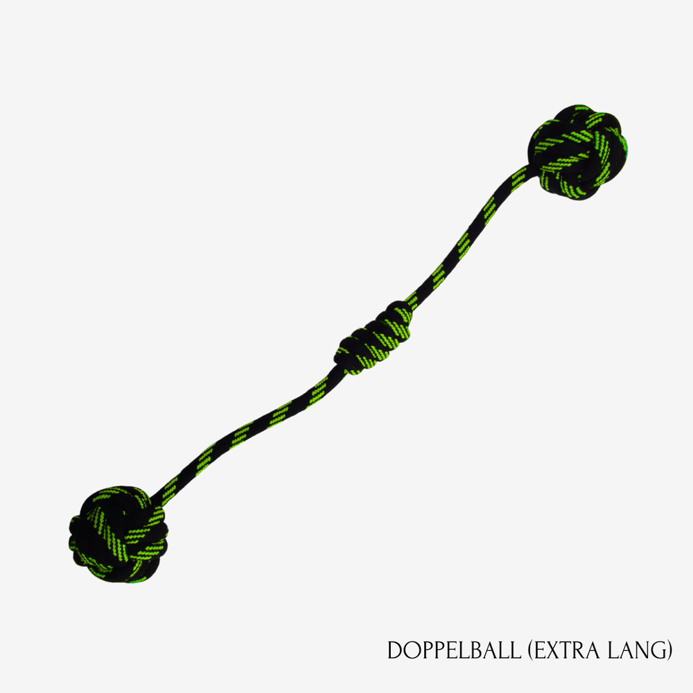 Hundespielzeug aus geflochtenem Seil mit Doppelball und Knoten, schwarz mit grünen Akzenten für langlebigen Spielspaß.