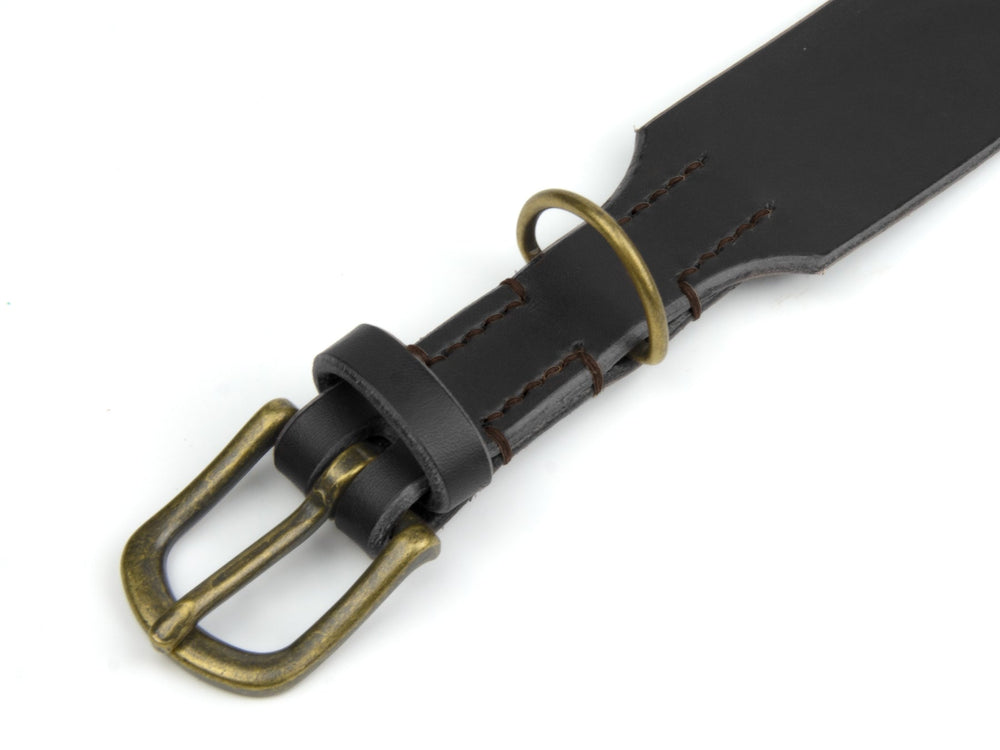 Schwarzes Lederhalsband mit bronzefarbenem D-Ring und eleganten Nähten für Hunde.