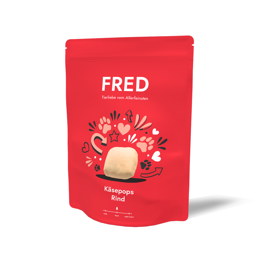 Rote Verpackung von FRED Käsepops Rind mit Herzen und Käsefigur. Snack für Käseliebhaber.
