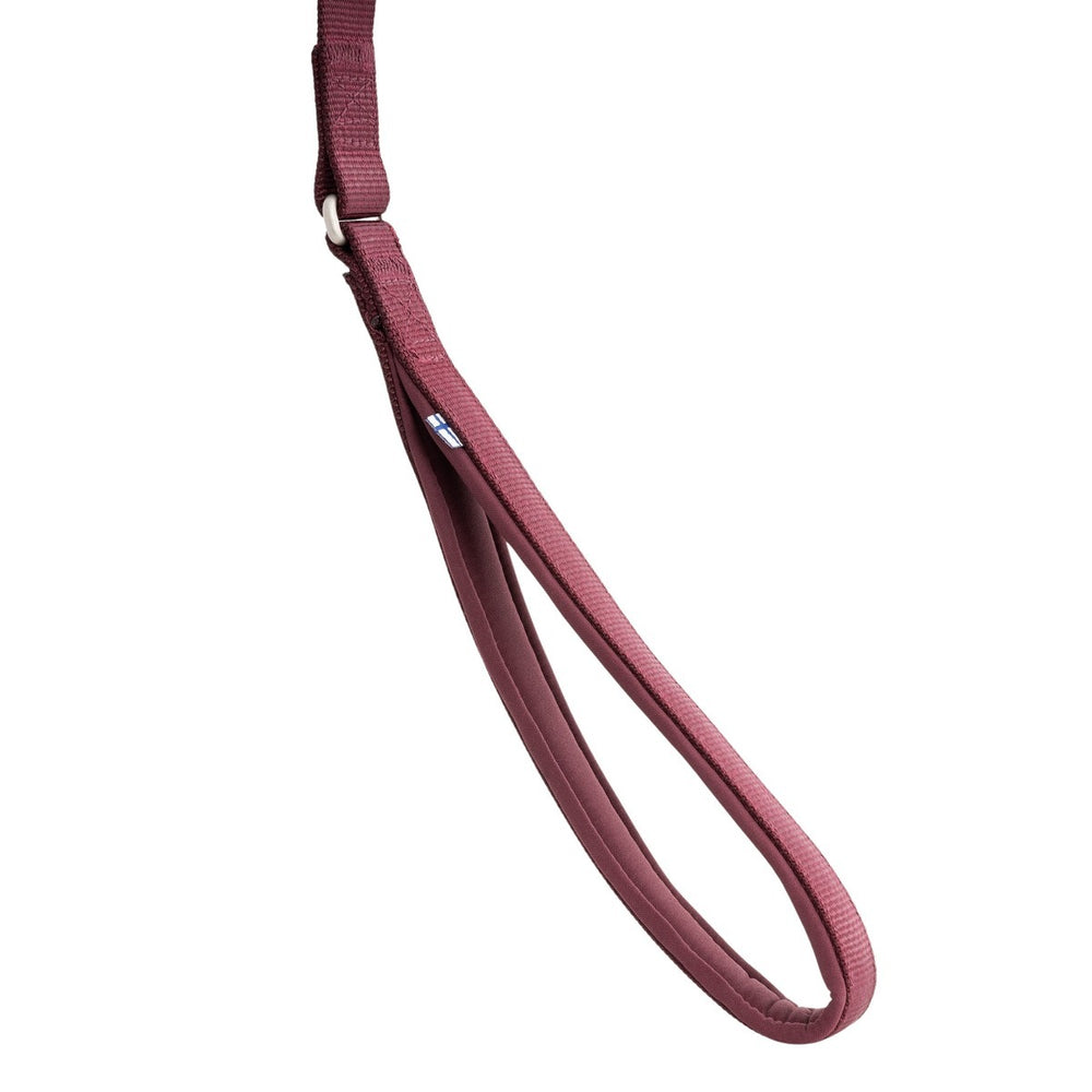 Dunkelrote gepolsterte Hundeleine mit robuster Schlaufe und Etikett, Weekend Warrior Standard Leash.