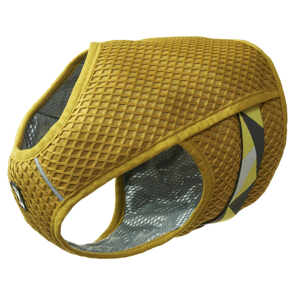 Ergonomisches gelbes Hundegeschirr mit Netzdesign, reflektierenden Streifen und atmungsaktivem Innenstoff für Komfort im Sommer.