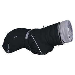 Schwarzer isolierender Hundemantel mit reflektierenden Details, hohem Kragen, verstellbarem Gurt und Reißverschluss - Winterjacke Extreme Warmer III ECO.