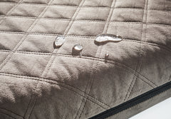 Gepolstertes CLASSIC Hundebett in Oxford Grey mit rautenförmigen Nähten für optimalen Komfort und stilvolles Design.