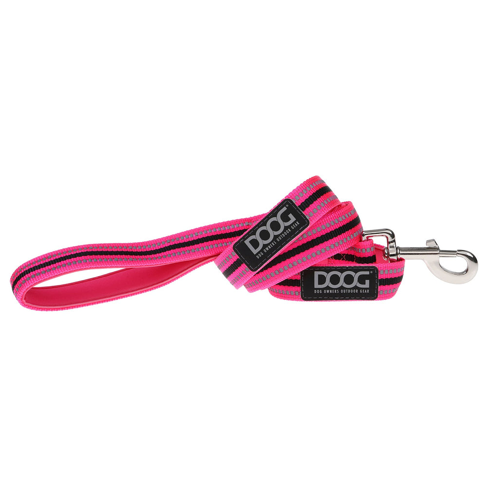 Pinke DOOG Neopren-Hundeleine mit schwarzen und lila Streifen, stabiler Karabiner, weiches Griffstück, Markenlogo.