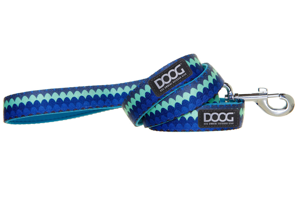 DOOG Neoprene Hundeleine in Blau und Mintgrün mit gewelltem Muster und silbernem Karabinerhaken.