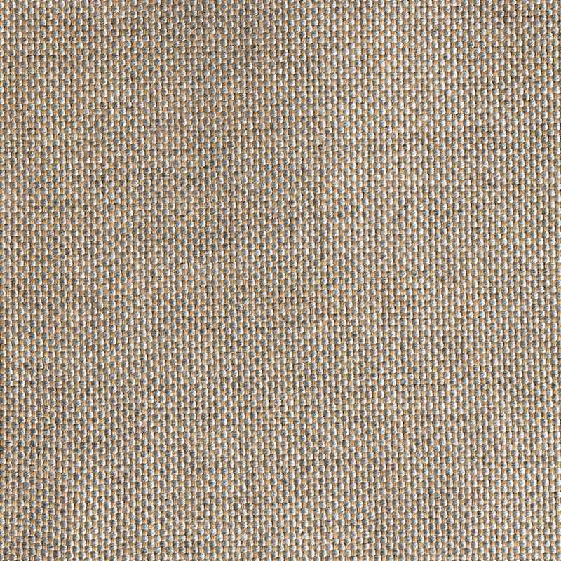 „CLASSIC Hundebett SMOOTH in elegantem, hellbeigem Stoff mit schimmernden Akzenten für stilvolle Tiermöbel.“