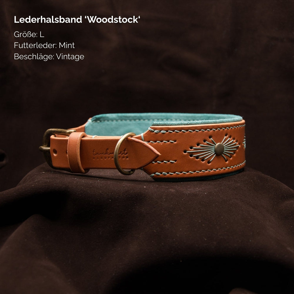 Lederhalsband Woodstock in Größe L, braunes Leder mit mintfarbenem Futter und dekorativen Verzierungen.