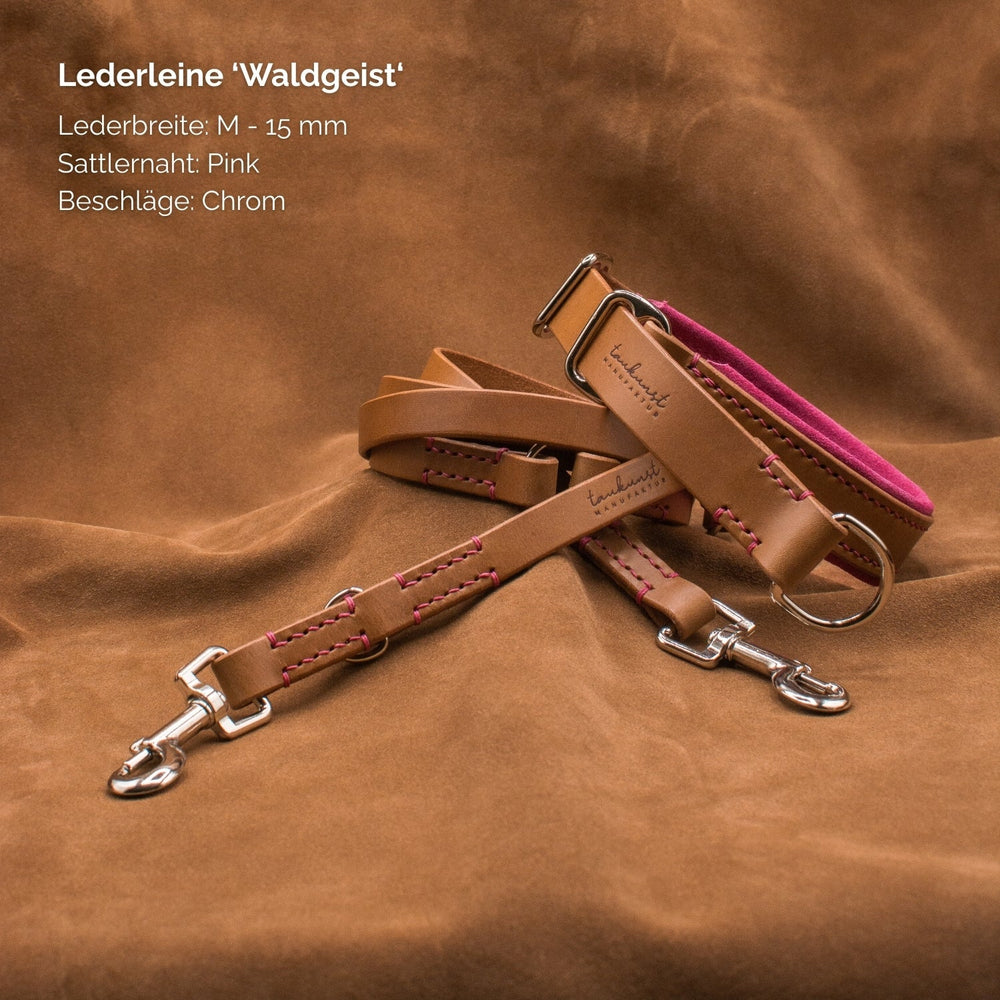 Lederleine „Waldgeist“ in Tan mit pinken Nähten, 15 mm breit, chromfarbene Beschläge für Hunde.