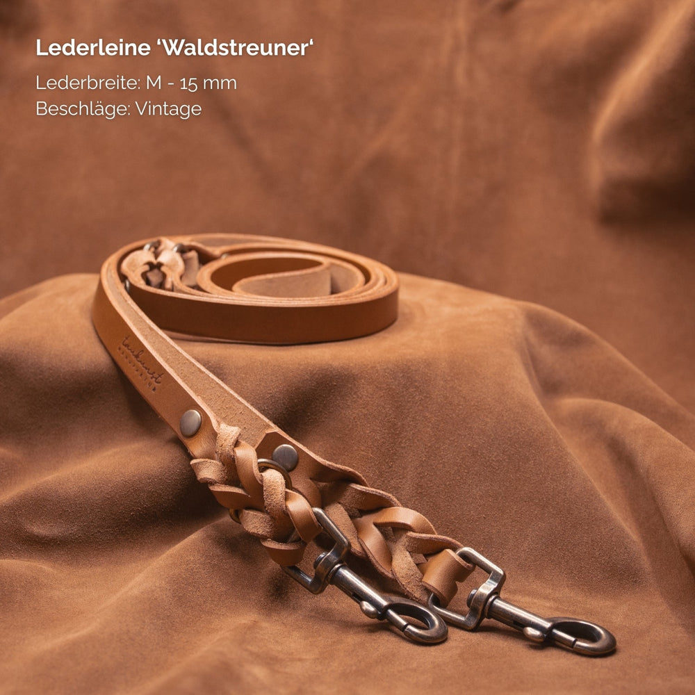 "Helle Lederleine Waldstreuner in M (15 mm) mit Vintage-Look und zwei Metallschnallen für Stil und Robustheit."
