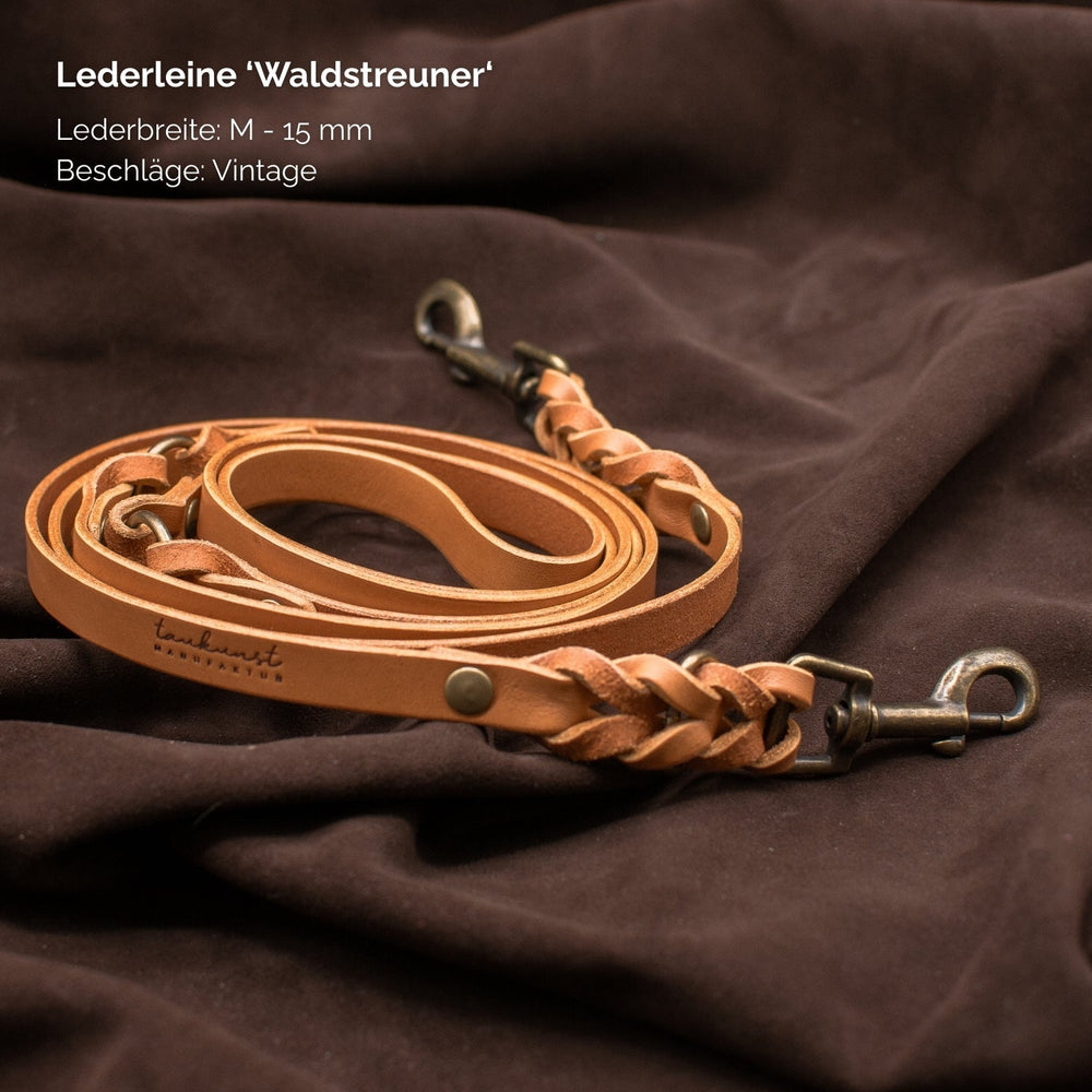 "Hochwertige geflochtene Lederleine 'Waldstreuner' 15 mm breit, mit vintage Look und robusten Metallbeschlägen."