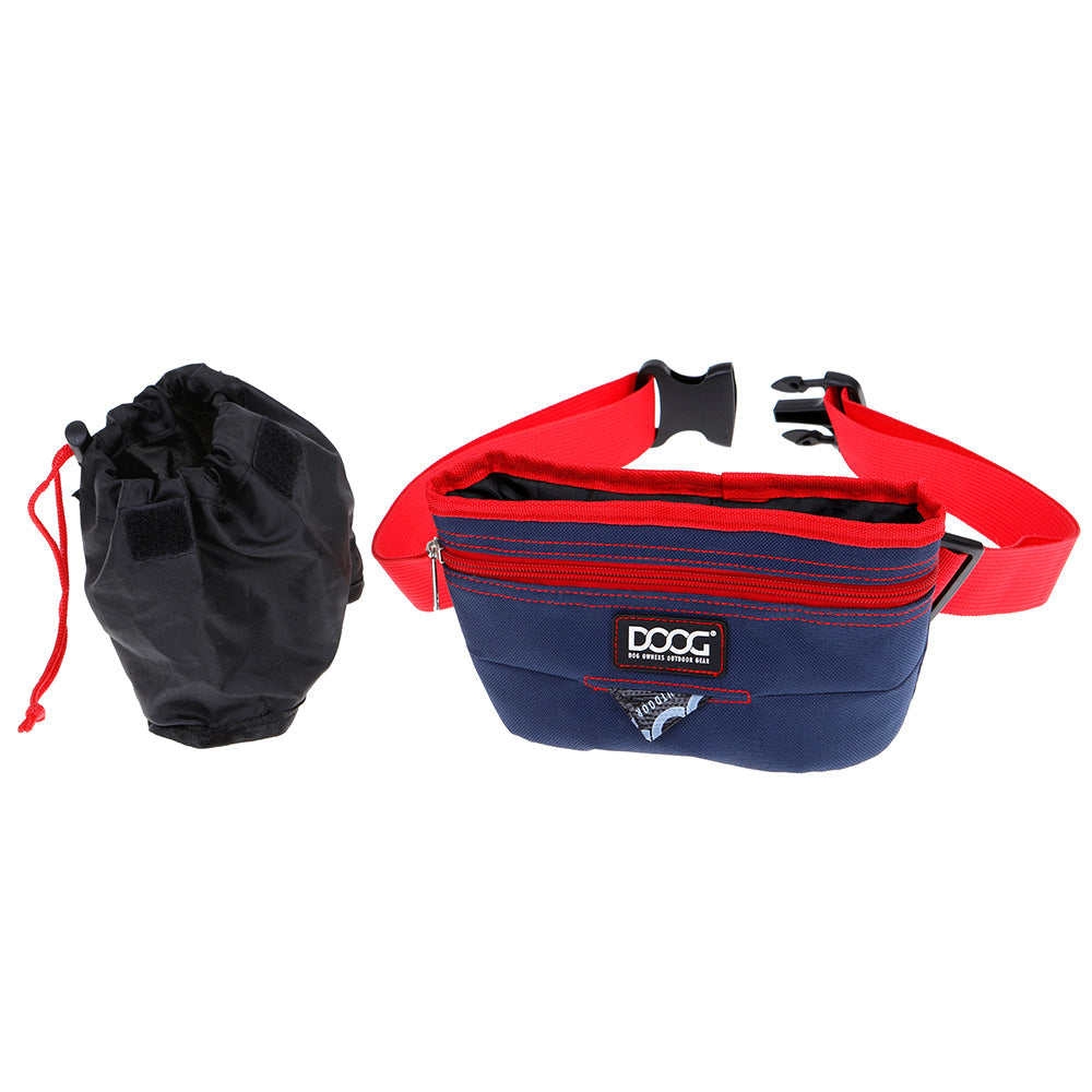 Blaue Leckerchen-Tasche mit roten Details und verstellbarem Gurt, inklusive schwarzem Beutel. Ideal für Hundetrainings.