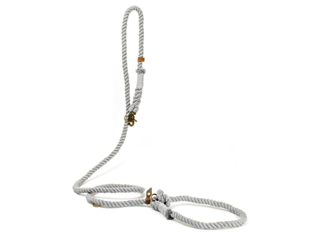 Graue Retrieverleine 'Ahoi' aus geflochtenem Material mit Schlaufe und Karabiner für Hunde. Ideal für Spaziergänge.