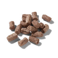 Luftgetrocknete FRED Snacks Strauß für Hunde, natürliche Belohnung ohne Zusatzstoffe, ideal für Training und sensible Hunde.