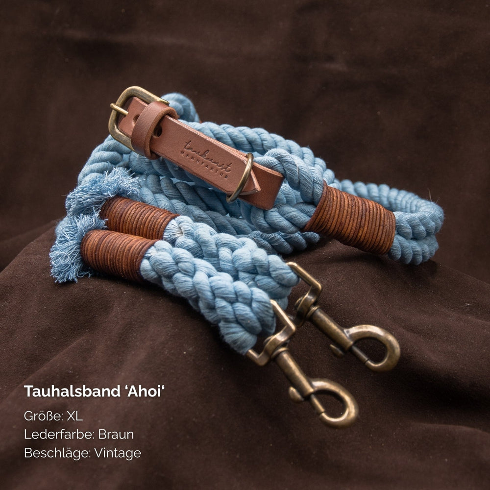 Blaues Tauhalsband Ahoi im XL-Format mit braunen Lederakzenten und vintage Beschlägen. Ideal für stilvolle Hunde.