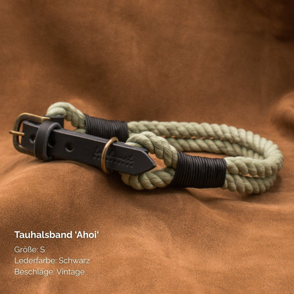 Tauhalsband 'Ahoi' in Größe S, schwarzes Leder, olivgrünes geflochtenes Tau und vintage Beschläge.