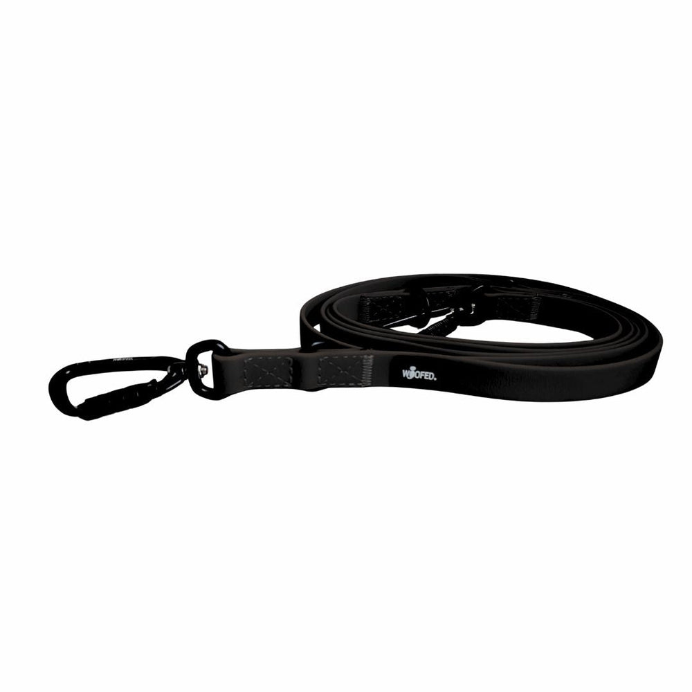 Schwarze WOOFLEX® Hundeleine mit Sicherheitskarabiner, robust und ideal für den täglichen Einsatz.